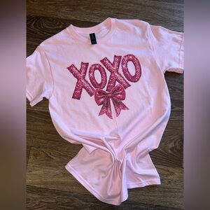 NEW Boutique Gildan Pink XOXO T-Shirt
